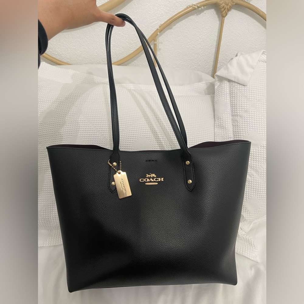 COACH LTH TOWN TOTE BLACK